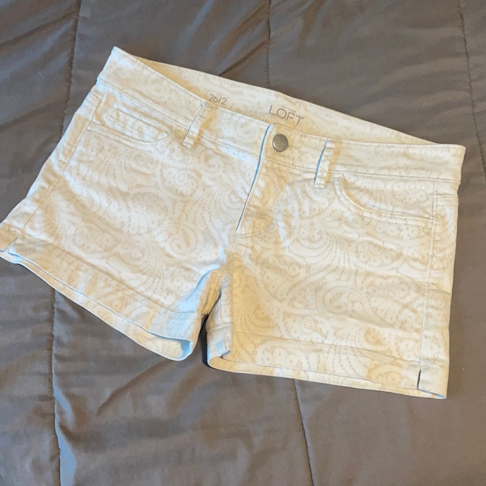 Cream/White Lacy Printed LOFT Shorts Size 26/2